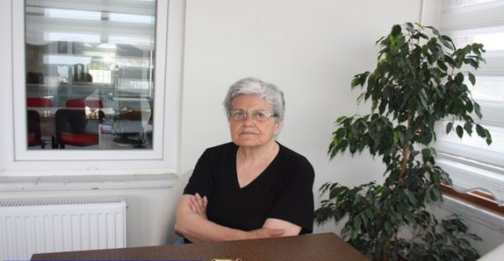 Emekli Öğretmen Münevver Arslan