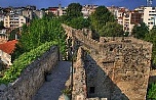 Sinop'ta 2500 yıllık surlar turizme kazandırılıyor